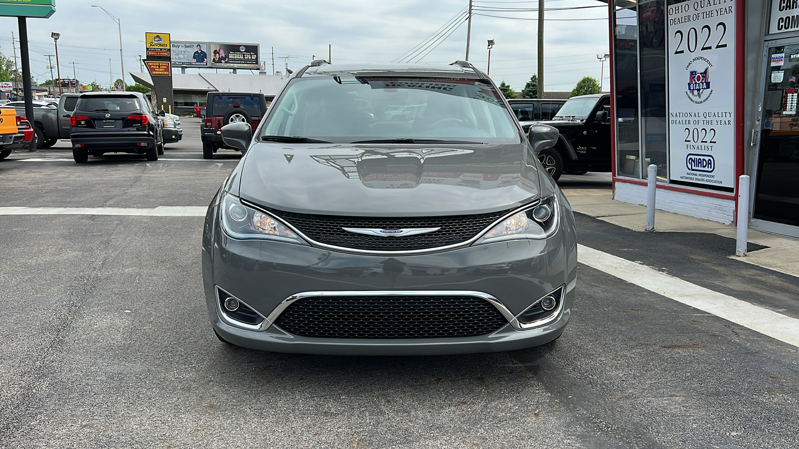 2020 Chrysler Pacifica Touring L 4dr Mini Van 3