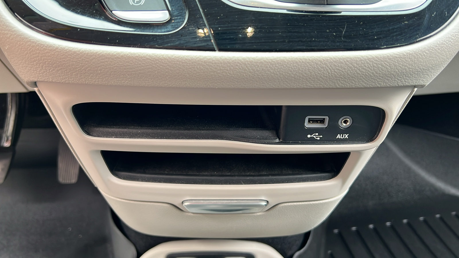 2020 Chrysler Pacifica Touring L 4dr Mini Van 22