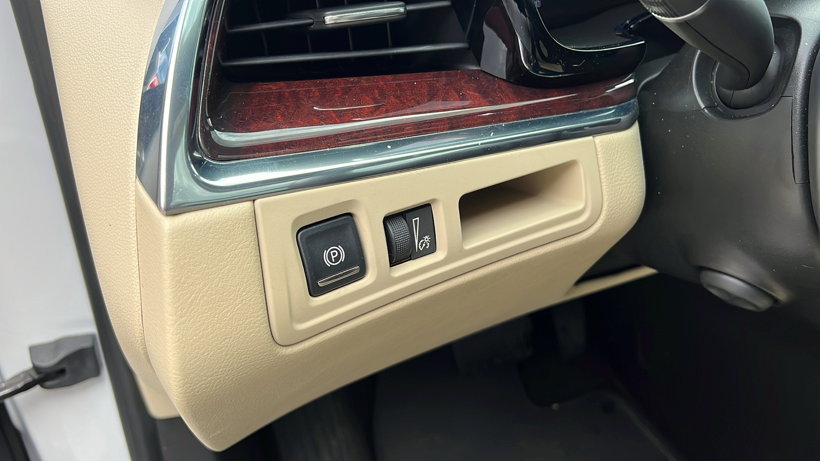 2017 Cadillac XT5 Luxury 4x4 4dr SUV 14