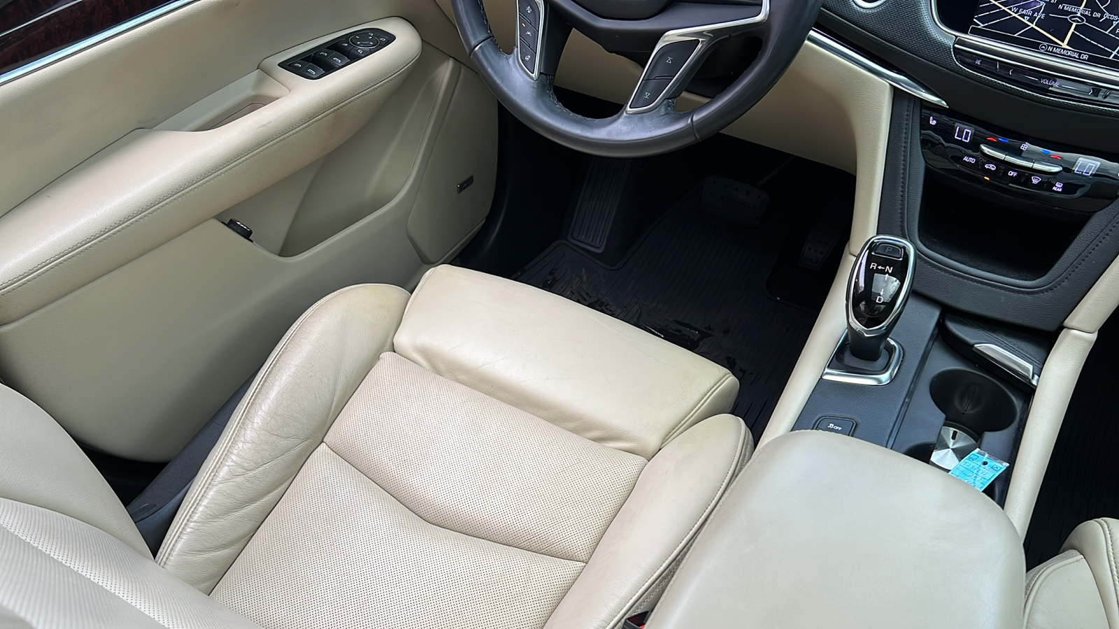 2017 Cadillac XT5 Luxury 4x4 4dr SUV 28