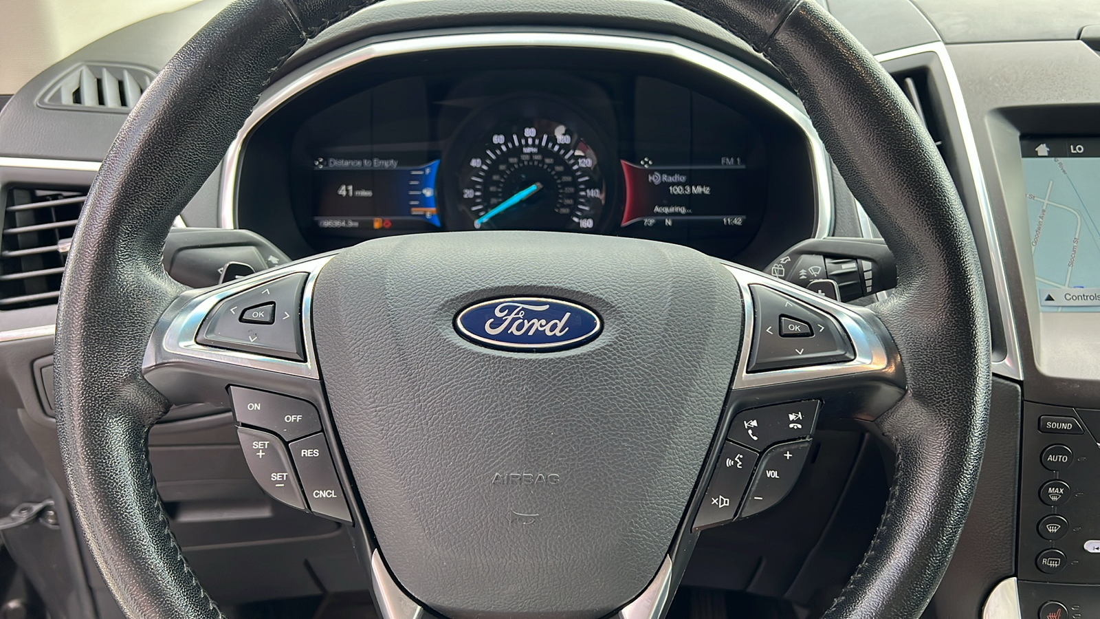2017 Ford Edge Titanium AWD 4dr Crossover 16