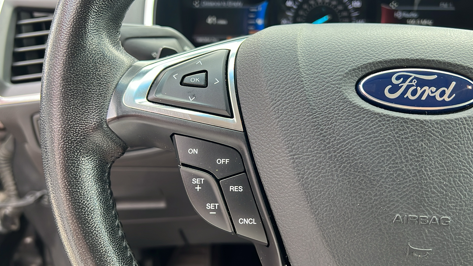 2017 Ford Edge Titanium AWD 4dr Crossover 17