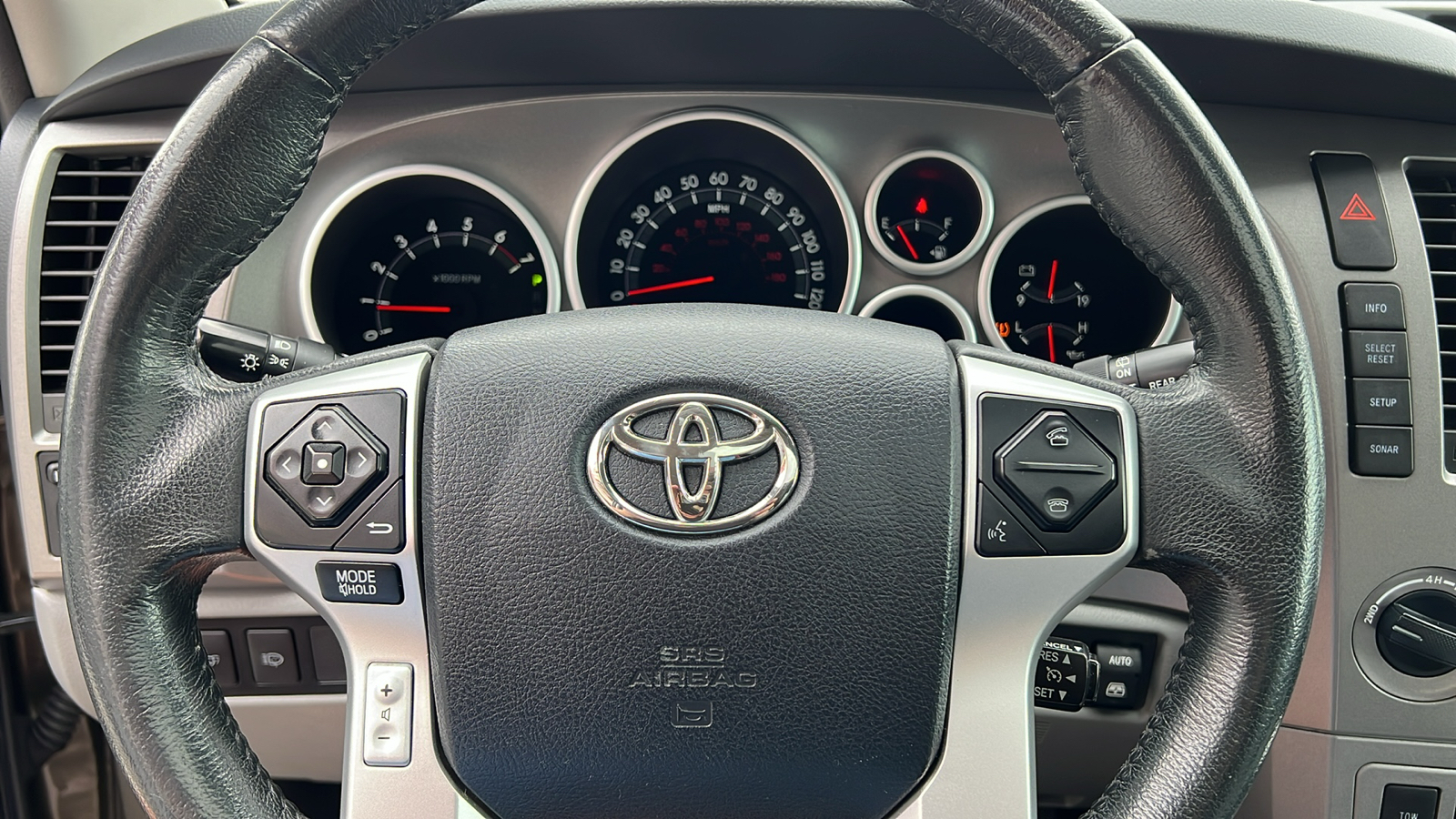 2014 Toyota Sequoia Limited 16