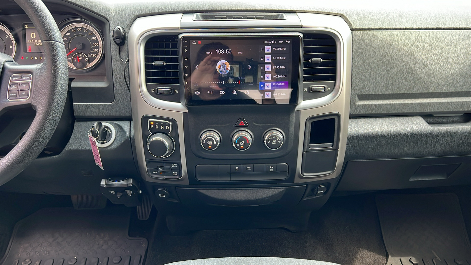 2016 Ram 1500 SLT 26