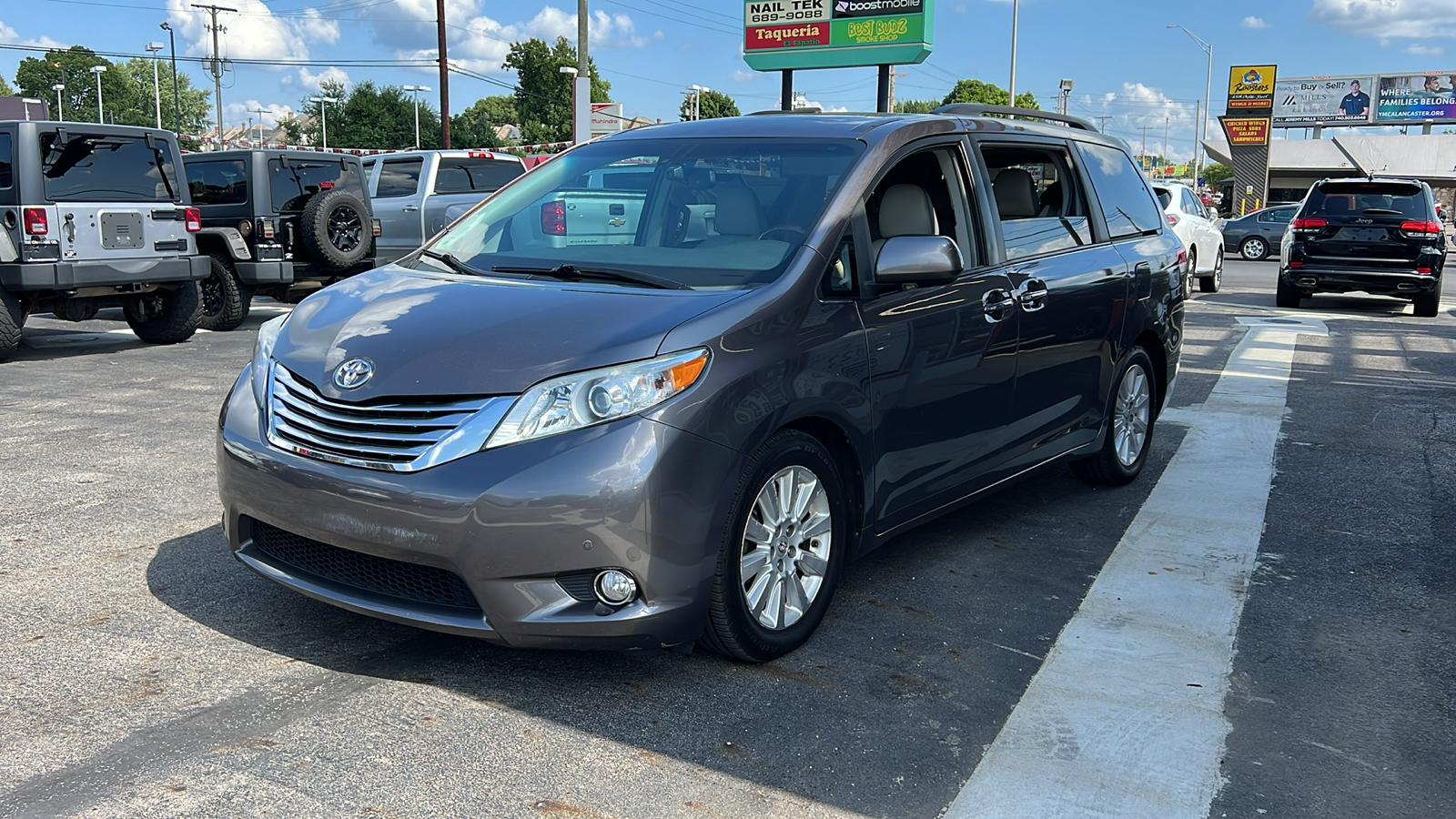 2011 Toyota Sienna XLE 8-Passenger 3