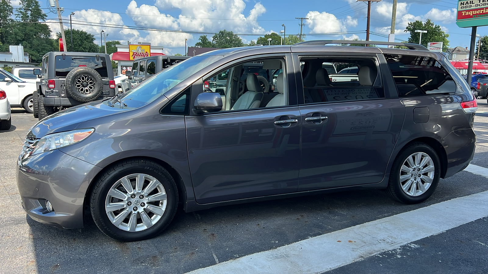 2011 Toyota Sienna XLE 8-Passenger 4