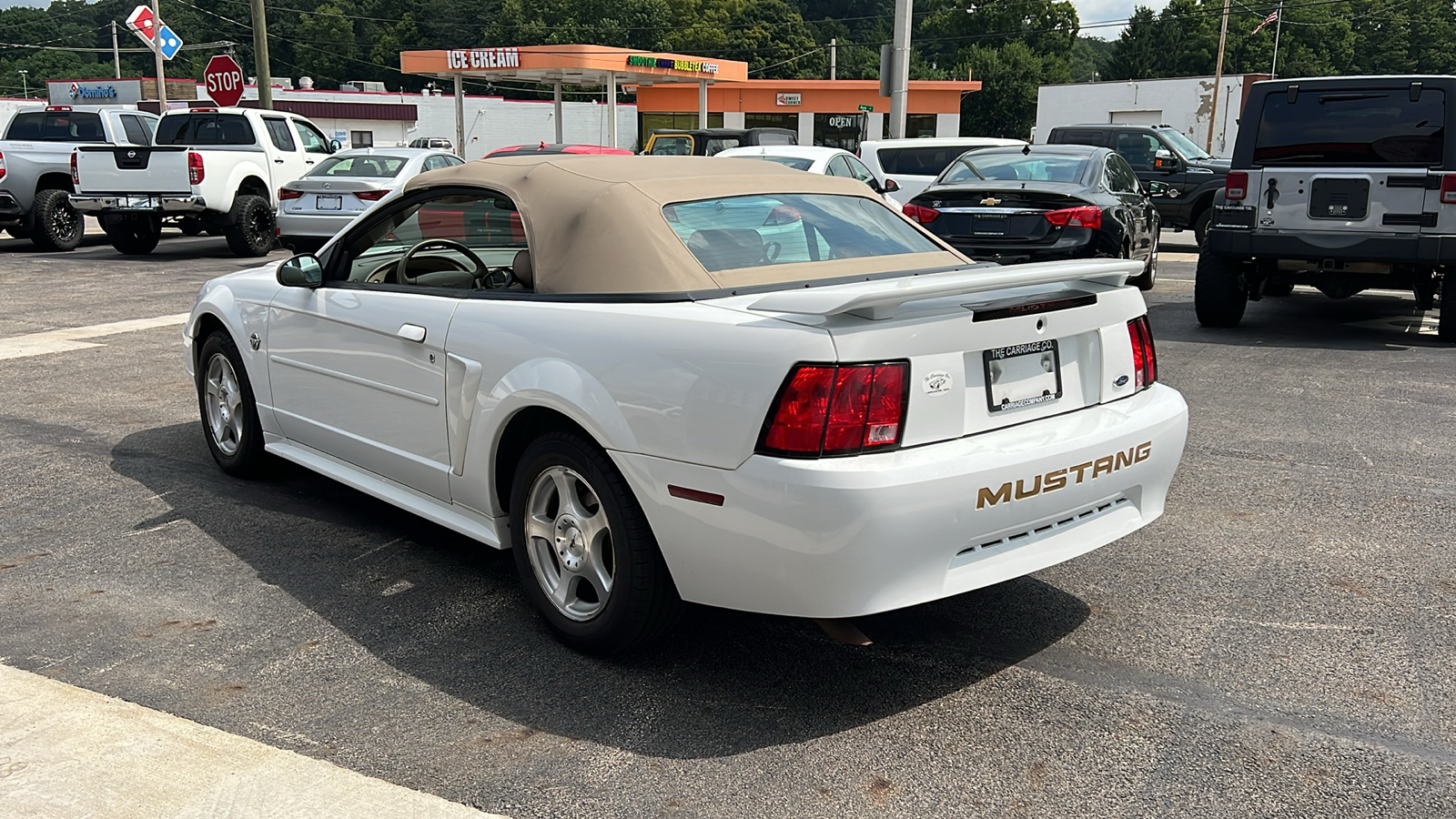 2004 Ford Mustang Deluxe 5