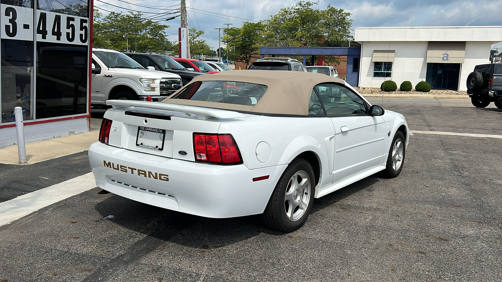 2004 Ford Mustang Deluxe 8