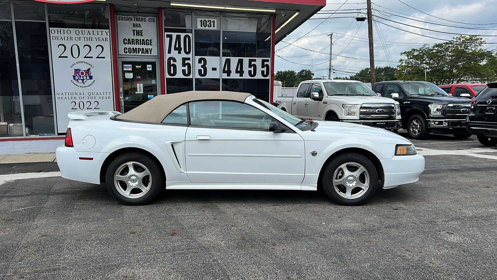 2004 Ford Mustang Deluxe 9