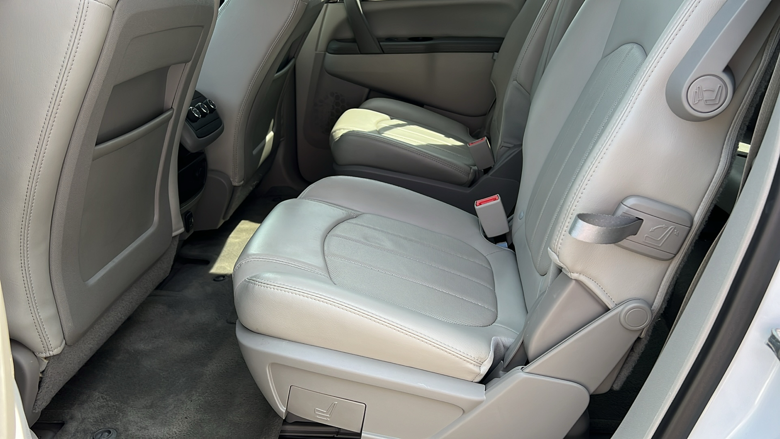 2017 Buick Enclave Leather 25