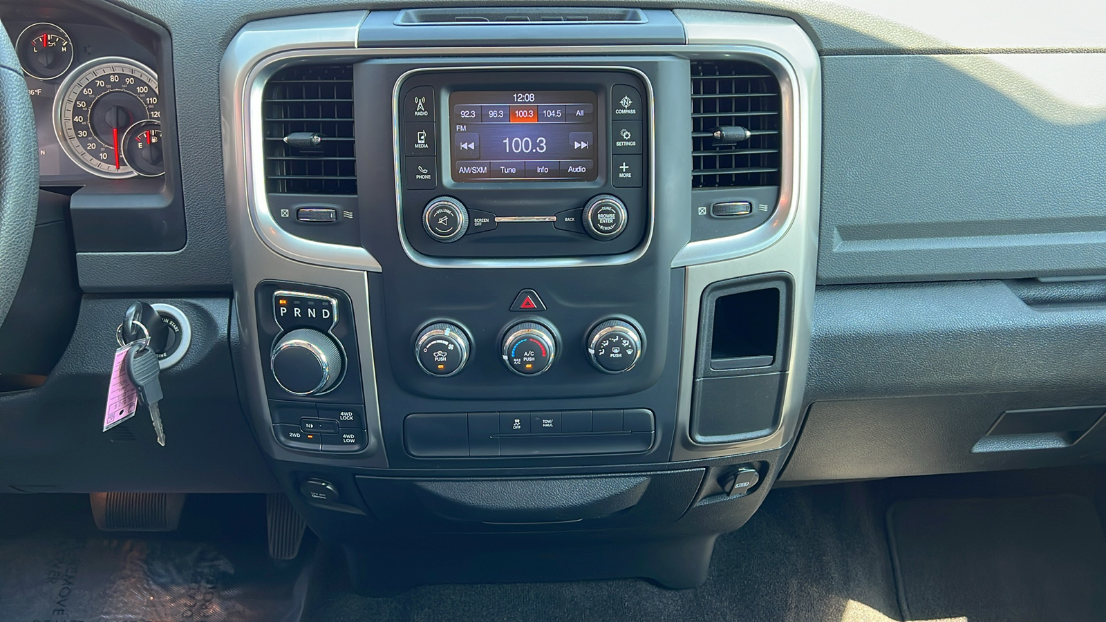 2013 Ram 1500 SLT 24