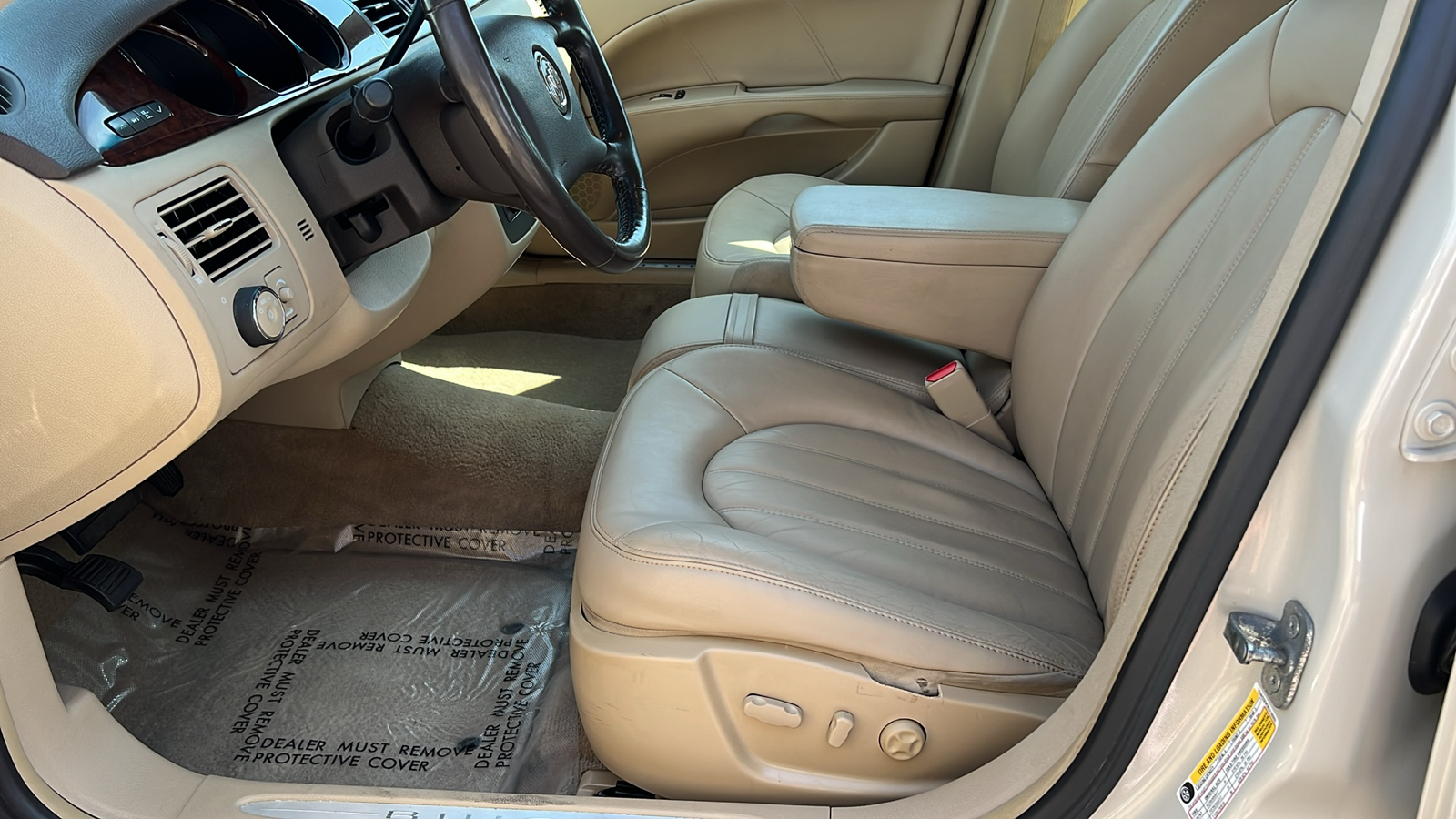 2011 Buick Lucerne CXL 21