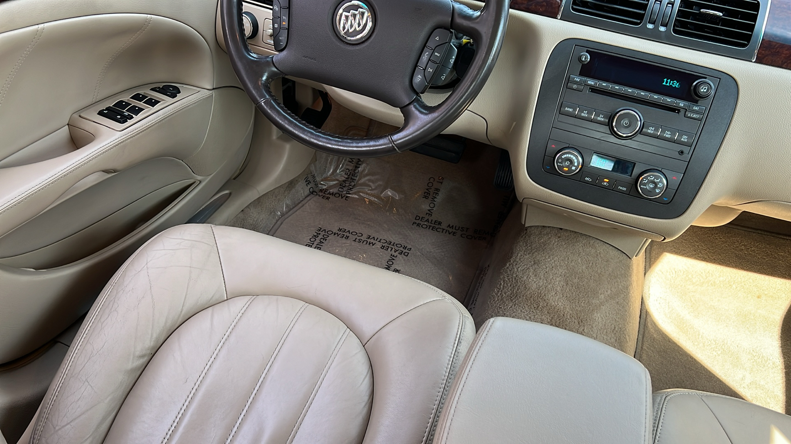 2011 Buick Lucerne CXL 25