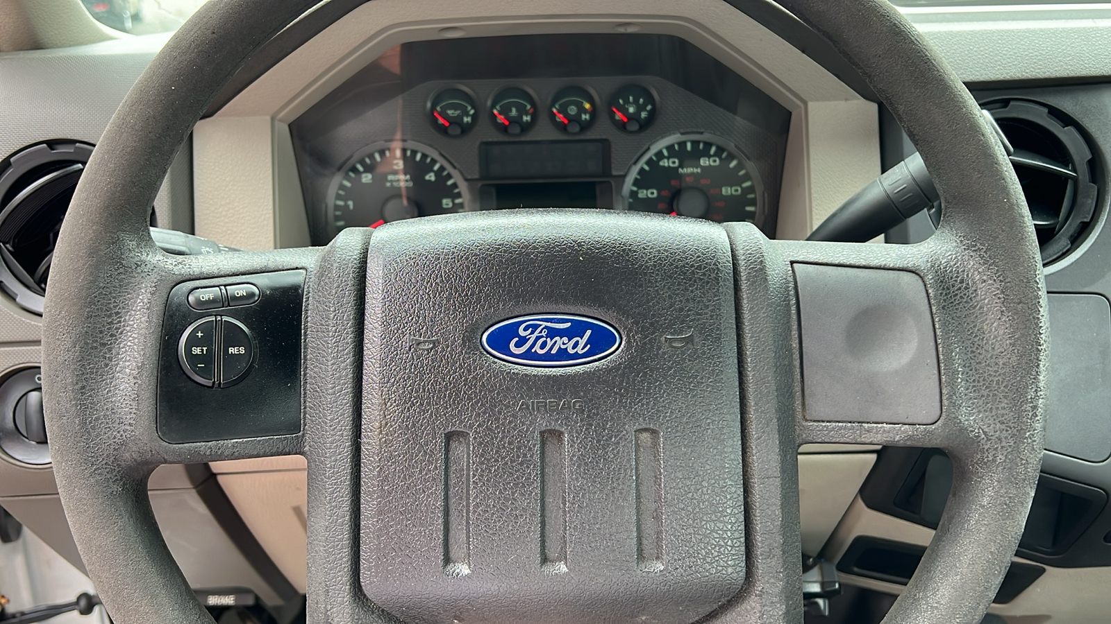 2010 Ford F-250 Super Duty XL 14