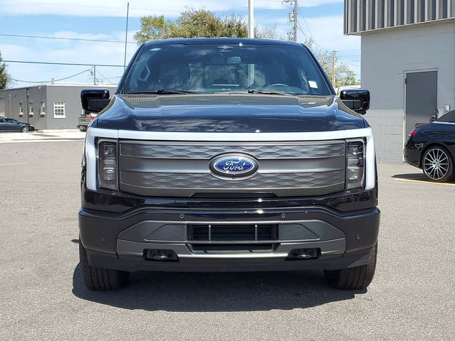 2023 Ford F-150 Lightning Lariat 2