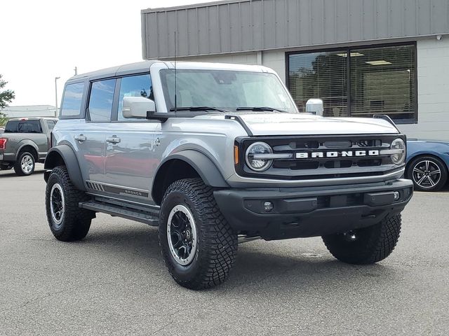 2024 Ford Bronco Outer Banks 3