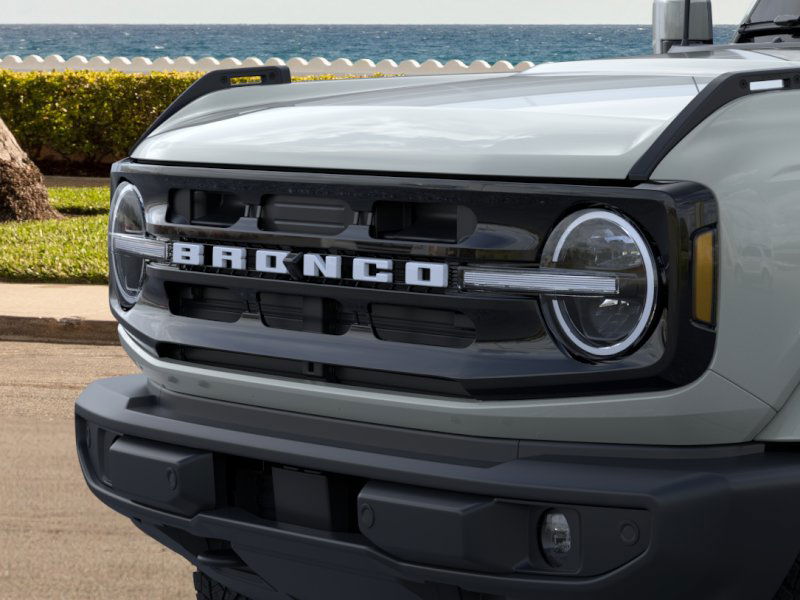 2024 Ford Bronco Outer Banks 18