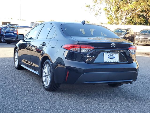 2020 Toyota Corolla LE 8