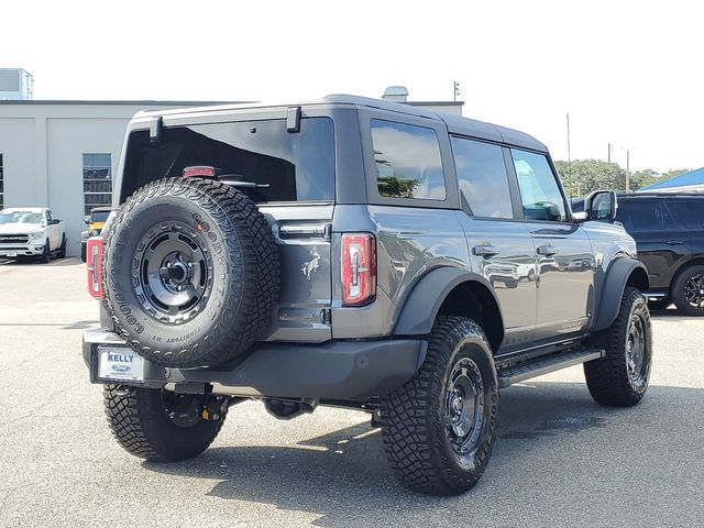 2024 Ford Bronco Outer Banks 7