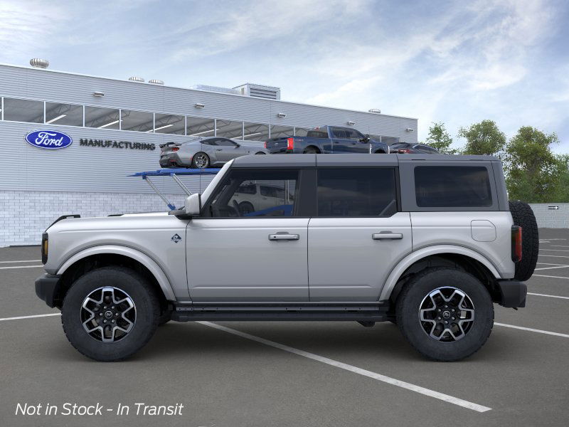 2024 Ford Bronco Outer Banks 3