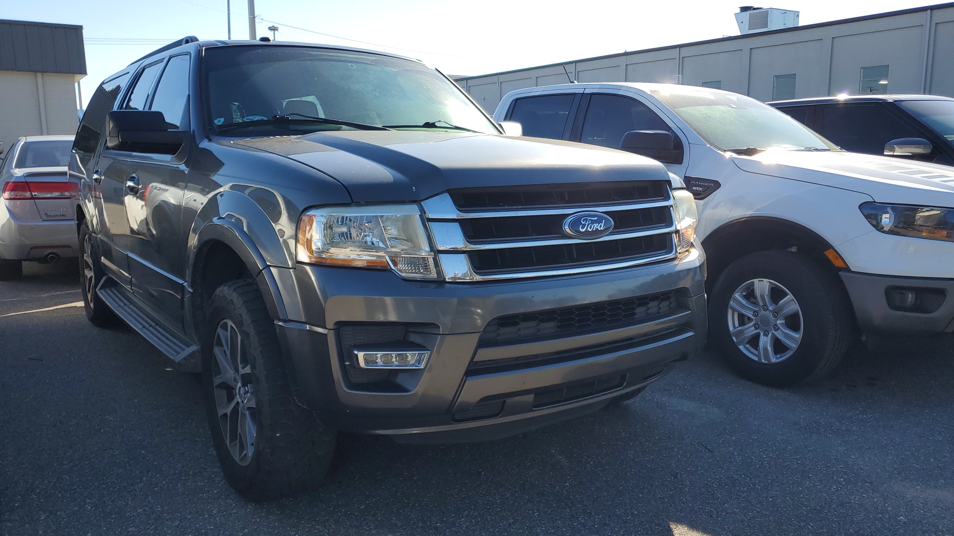 2017 Ford Expedition EL XLT 2