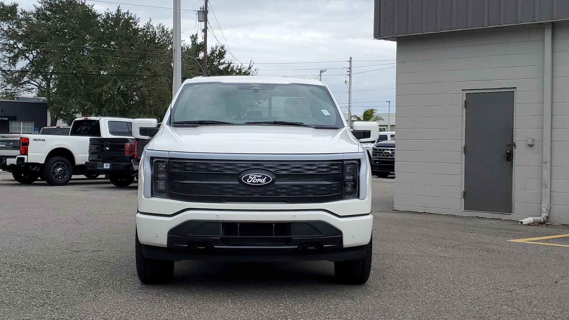 2024 Ford F-150 Lightning Platinum 2