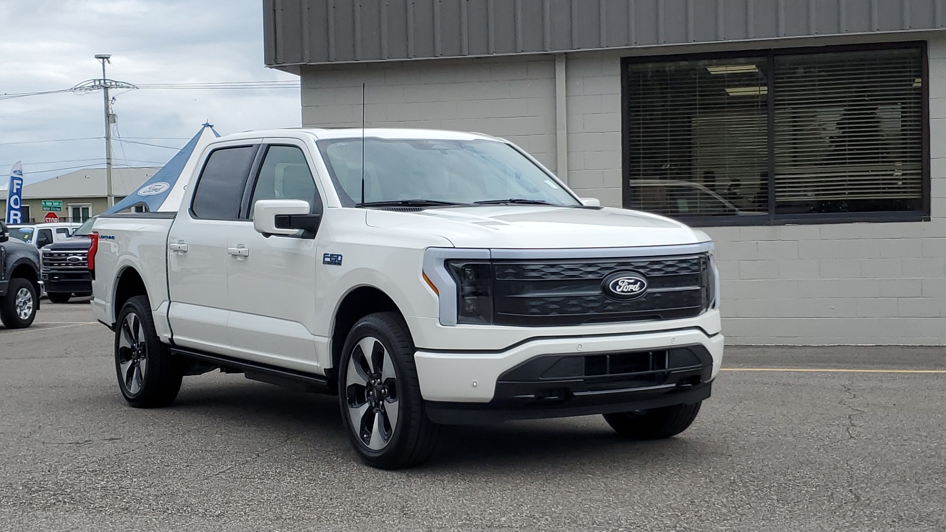 2024 Ford F-150 Lightning Platinum 3