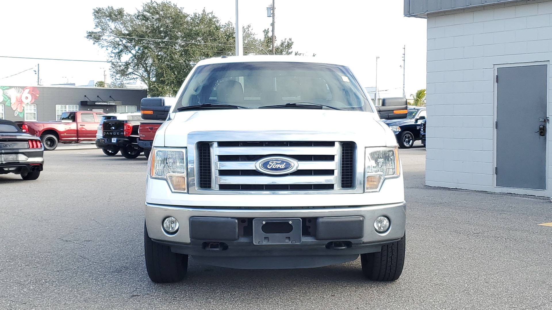 2011 Ford F-150 XLT 2