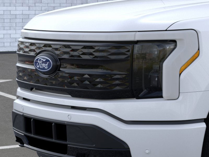 2024 Ford F-150 Lightning Platinum 17