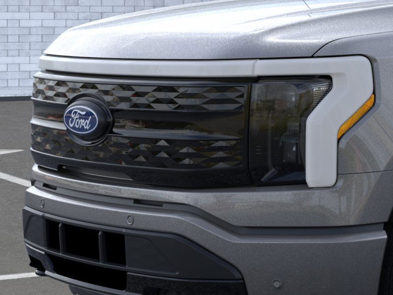 2024 Ford F-150 Lightning Platinum 17