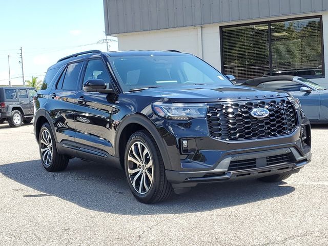 2025 Ford Explorer ST-Line 2