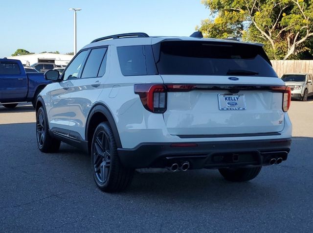 2025 Ford Explorer ST-Line 8