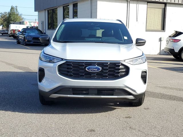 2025 Ford Escape ST-Line 2