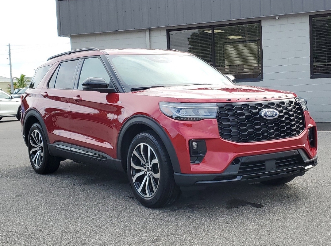 2025 Ford Explorer ST-Line 3