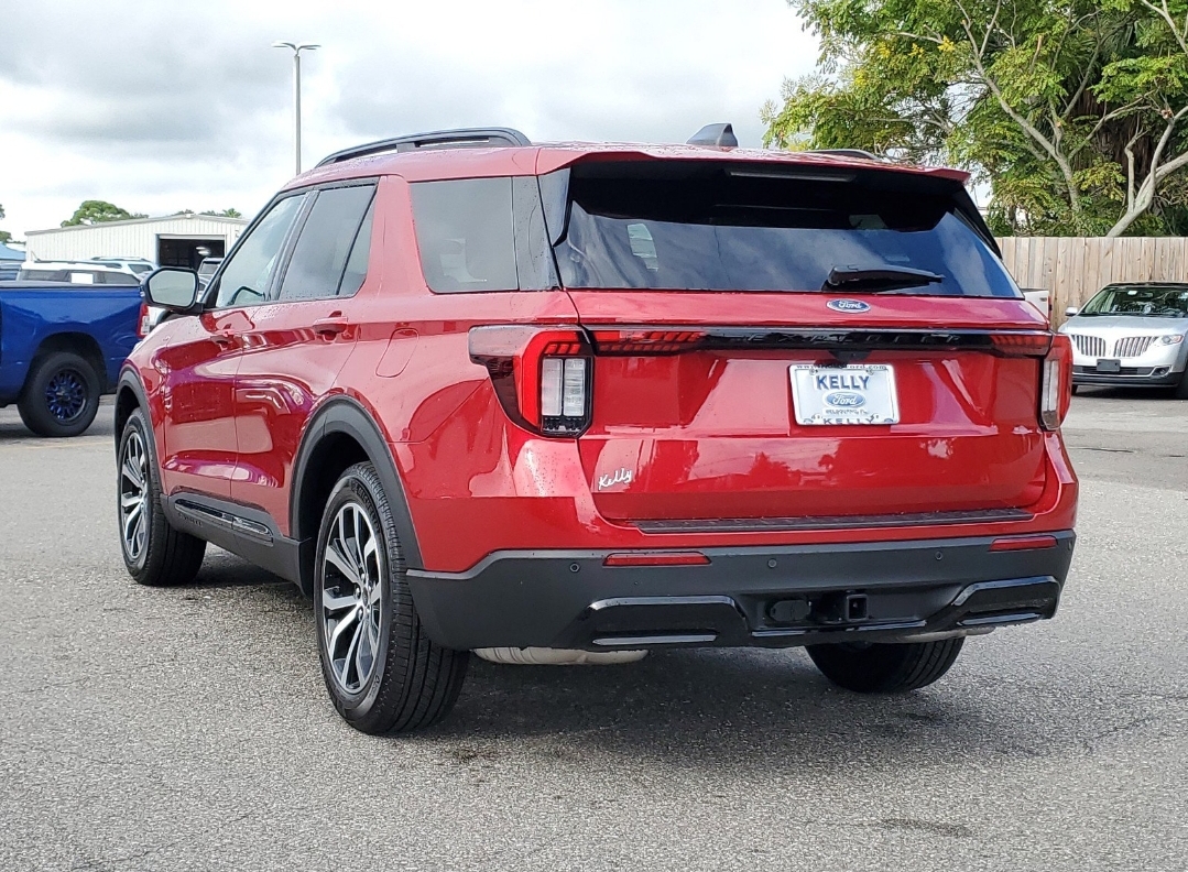 2025 Ford Explorer ST-Line 7