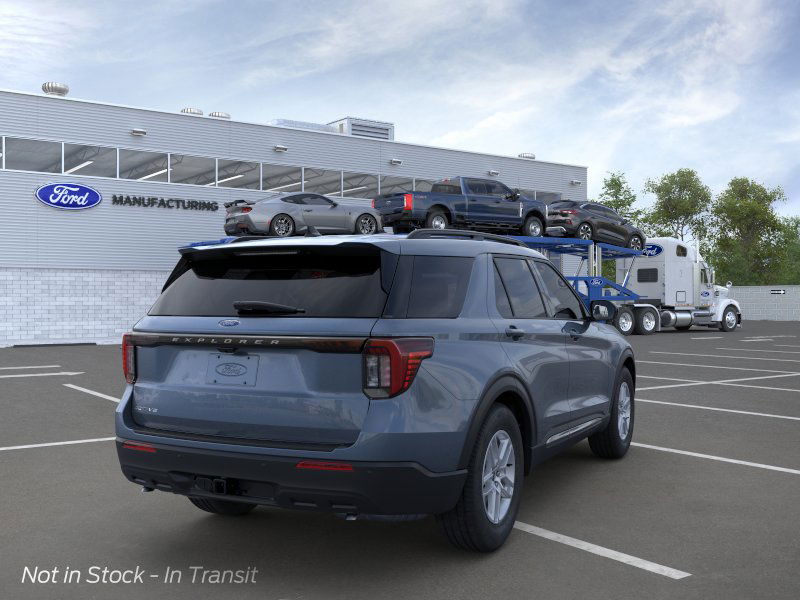 2025 Ford Explorer Active 8