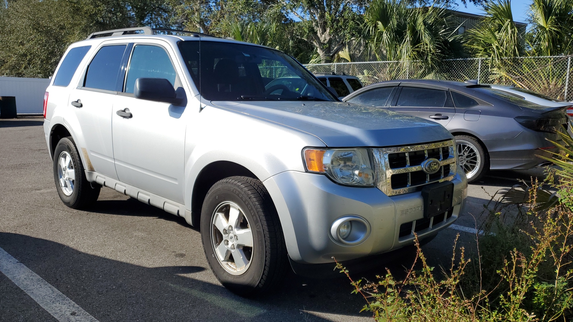 2010 Ford Escape XLT 2