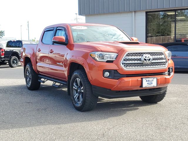 2017 Toyota Tacoma TRD Sport 3