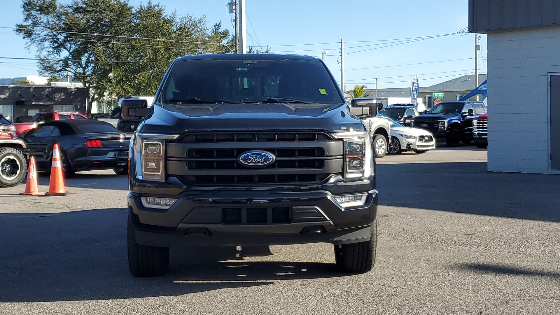 2021 Ford F-150 Lariat 2