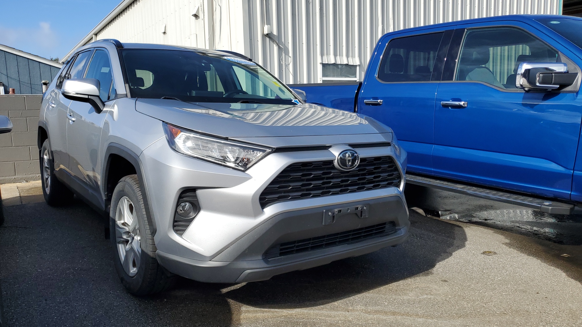 2020 Toyota RAV4 XLE 2