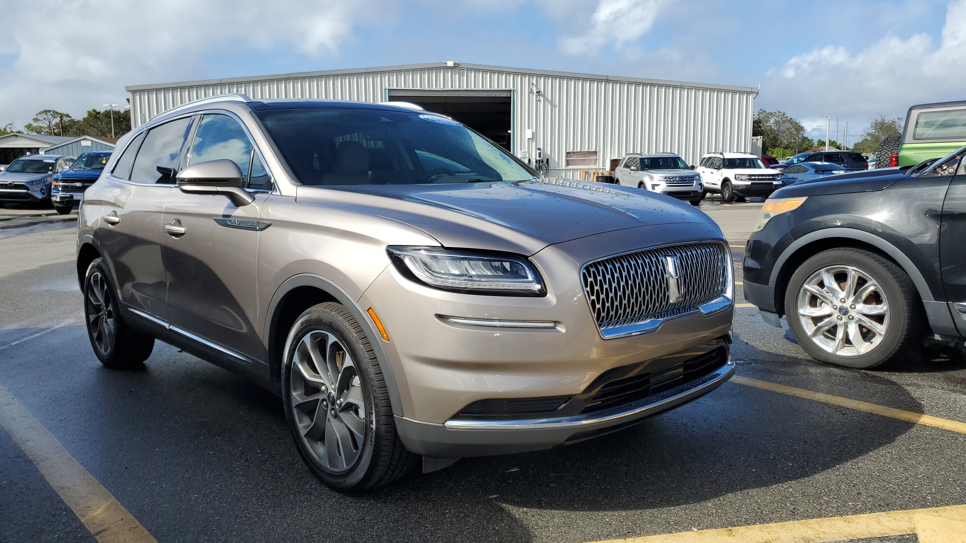 2021 Lincoln Nautilus Reserve 2