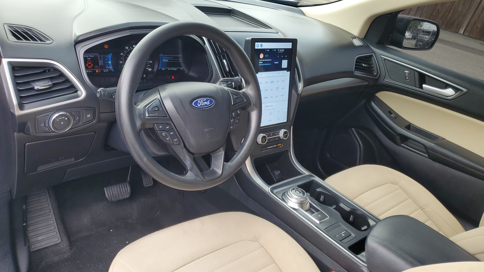 2022 Ford Edge SE 16