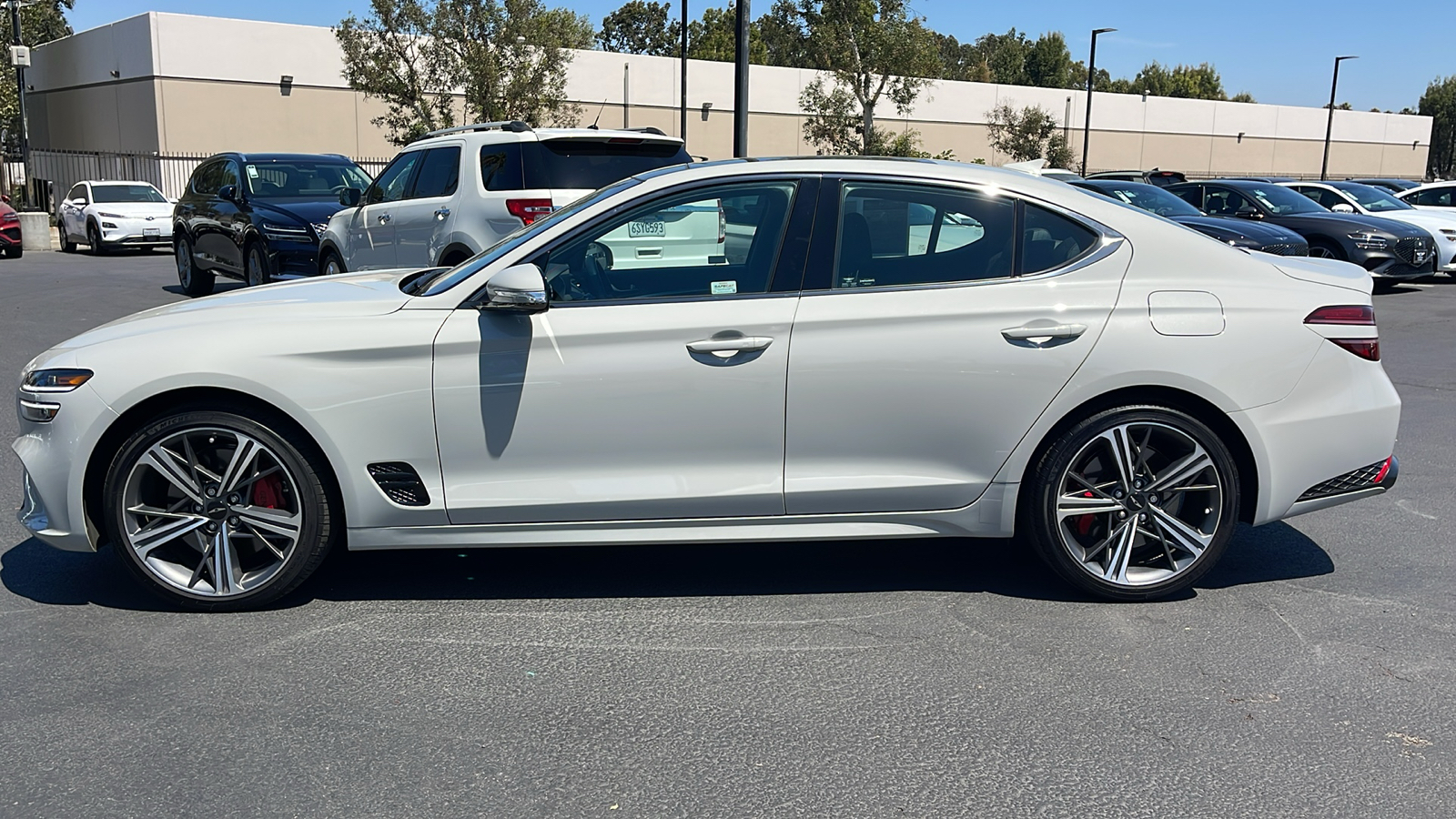 2024 Genesis G70 2.5T Standard 12