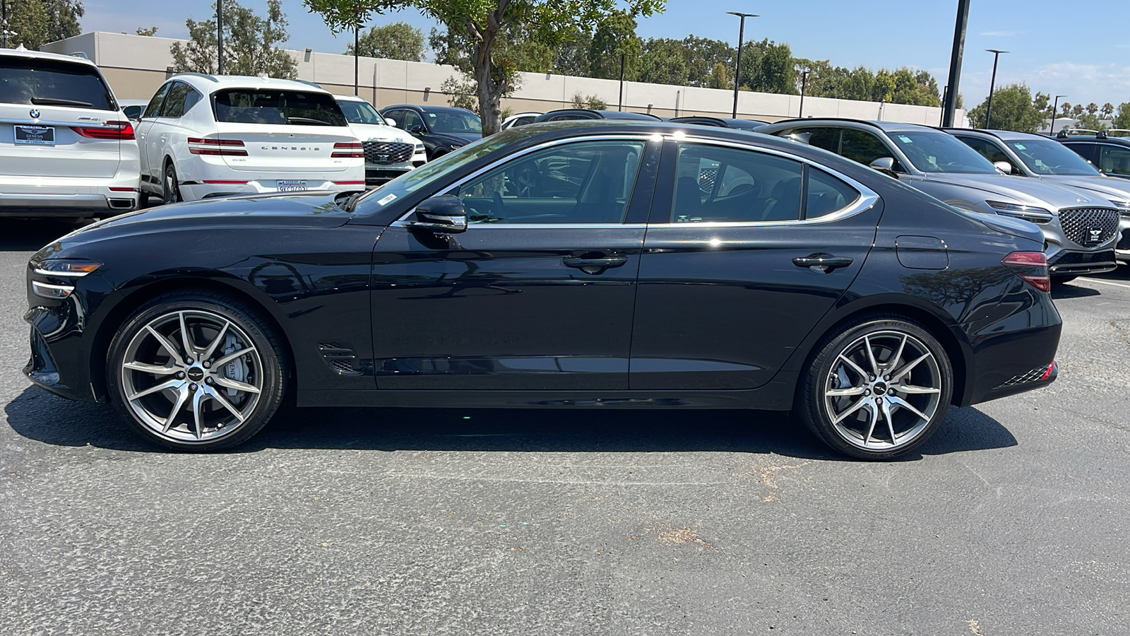 2024 Genesis G70 2.5T Standard 12