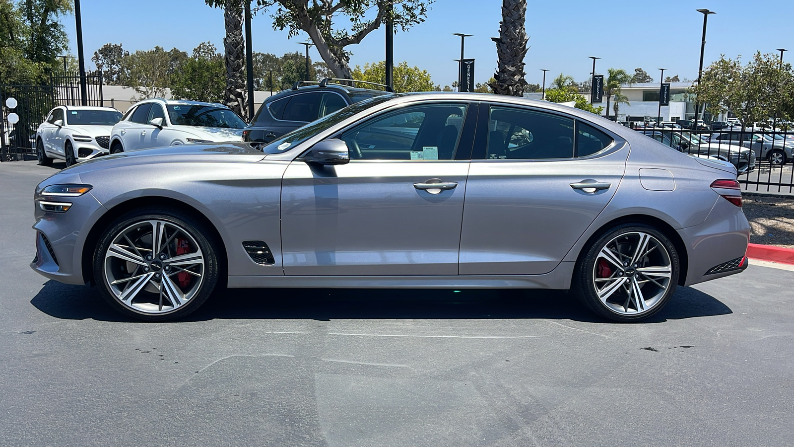 2024 Genesis G70 2.5T Standard 12