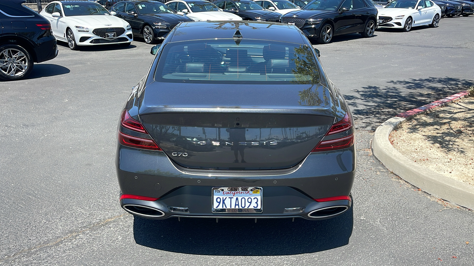 2024 Genesis G70 2.5T Standard 8