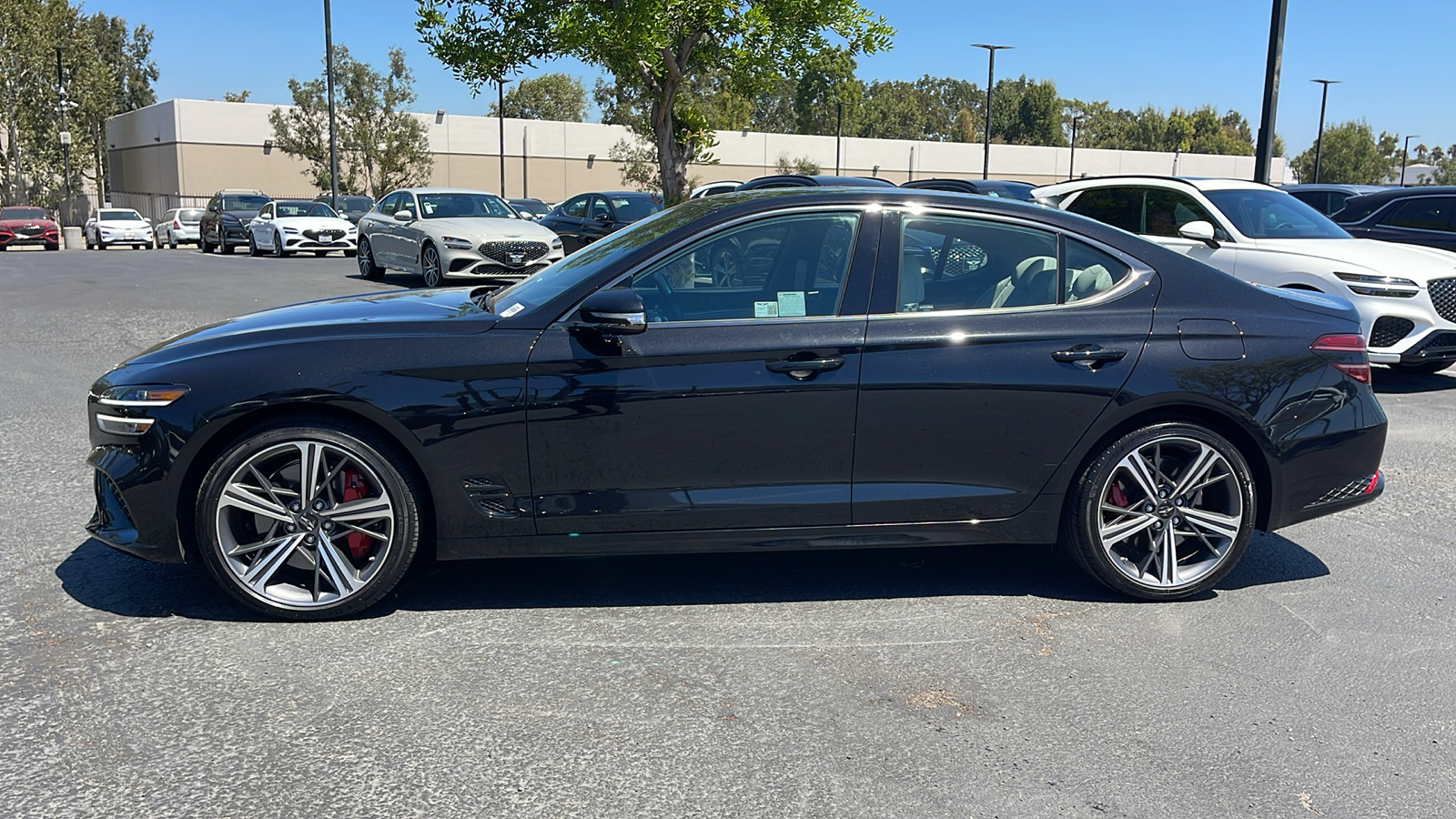 2024 Genesis G70 2.5T Standard 12