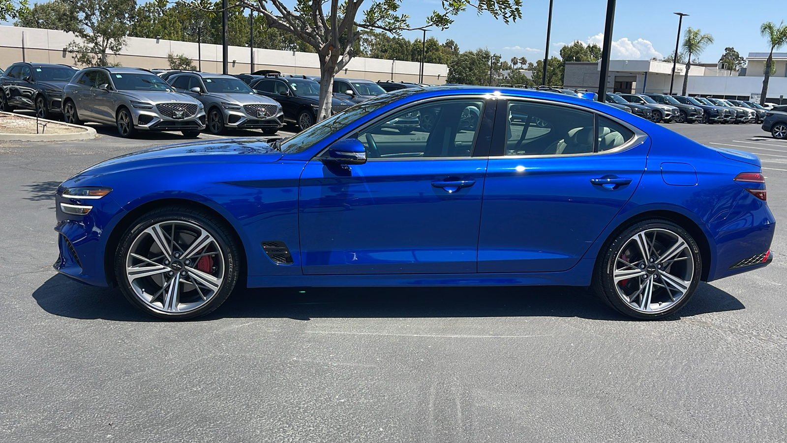 2024 Genesis G70 2.5T Standard 12