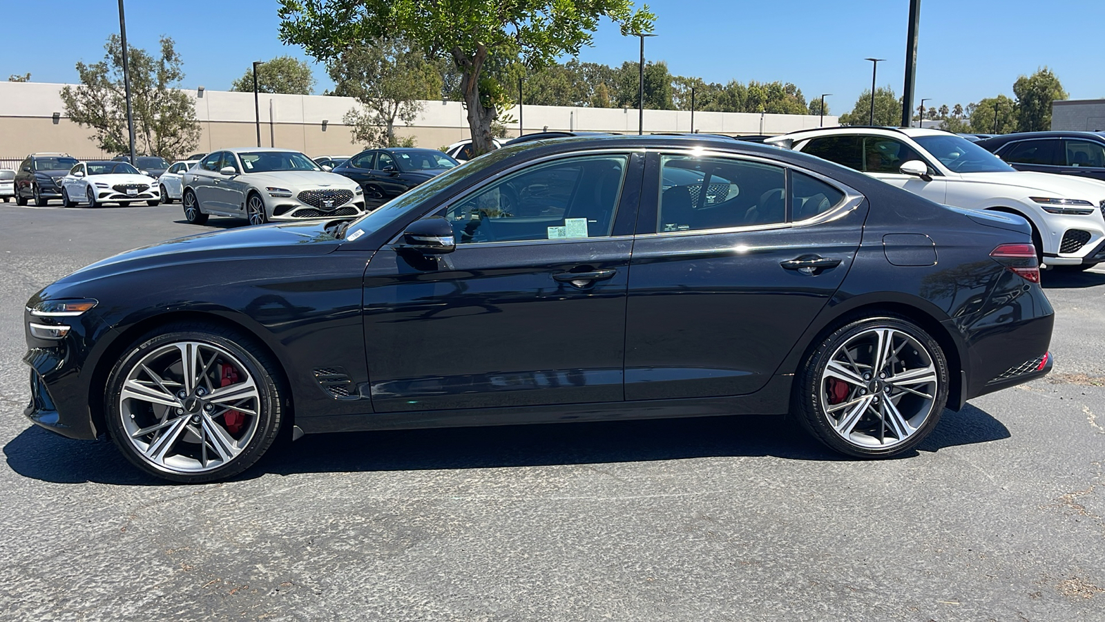 2024 Genesis G70 2.5T Standard 12