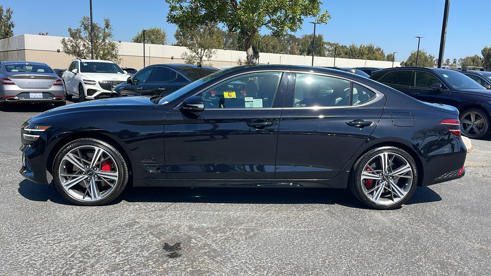 2024 Genesis G70 2.5T Standard 12